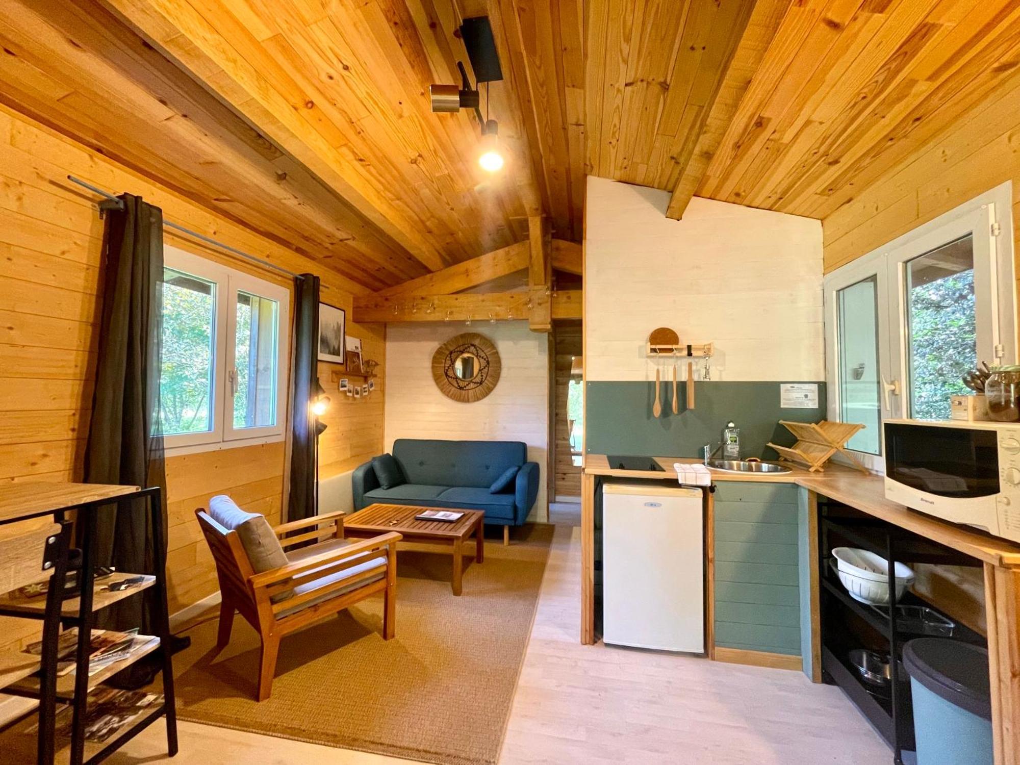 Cabane Au Milieu Des Pins - Domaine Temali 拉布耶尔 外观 照片